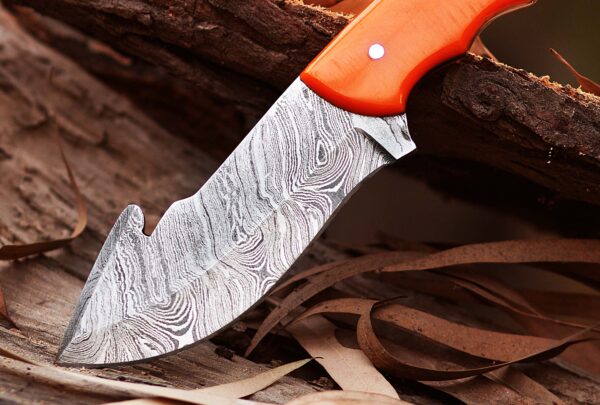 Custom handmade Damascus steel Hunting Skinner knife, camping knife, Survival knife, Full tang knife, With Resin - Image 4