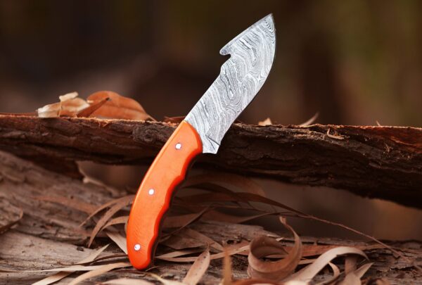 Custom handmade Damascus steel Hunting Skinner knife, camping knife, Survival knife, Full tang knife, With Resin - Image 5
