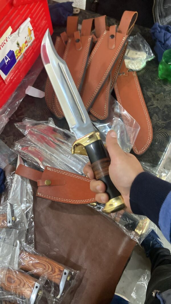 Custom Handmade D2 Steel Hunting Bowie Knife - Image 3